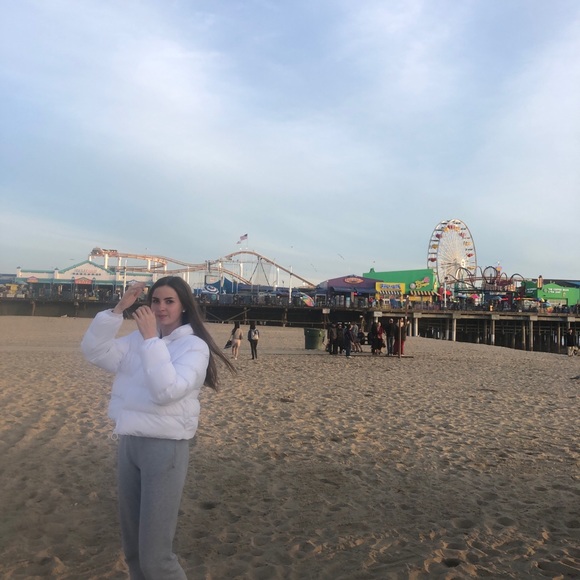 Meet your Posher, Aislin - Picture 1 of 1